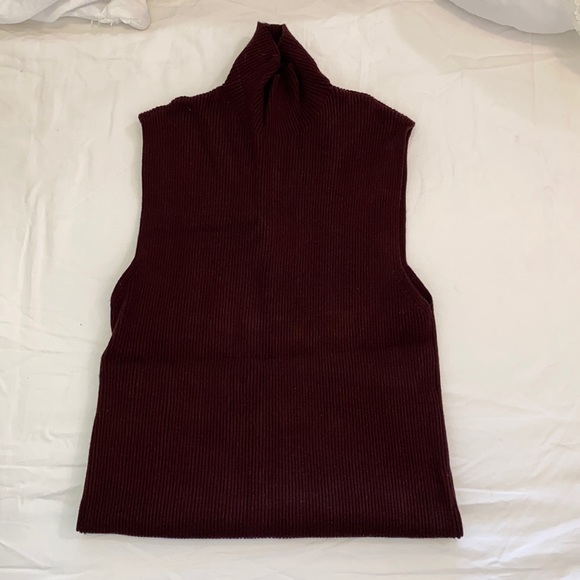 Zara Burgundy Turtle Neck - Picture 1 of 1